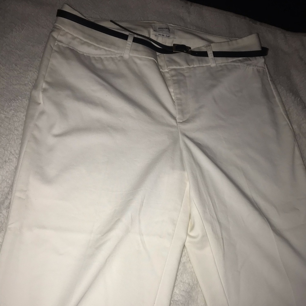 Dockers Mid rise curvy capris pants!